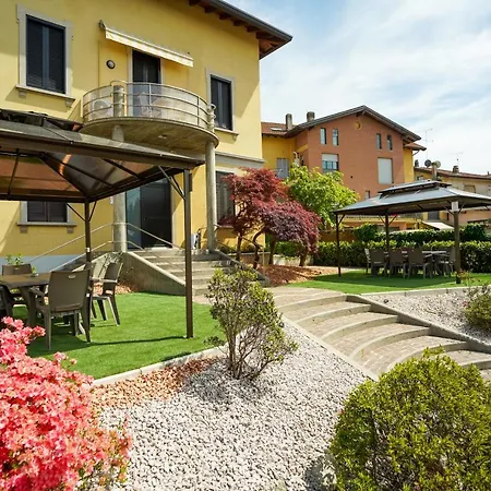 Ortensia Penthouse Leonardo Academy, Mxp & Laghi *