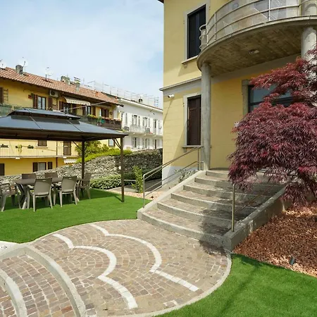 Apartment Ortensia Penthouse Leonardo Academy, Mxp & Laghi